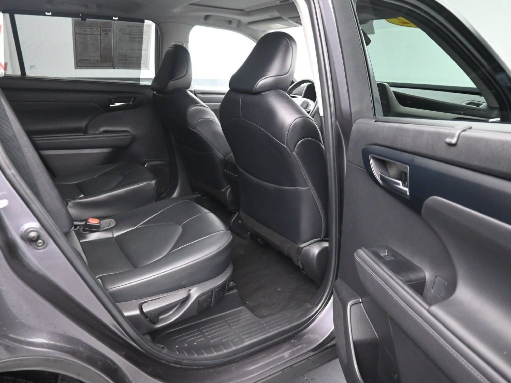 Used 2022 Gray Toyota XLE image 12