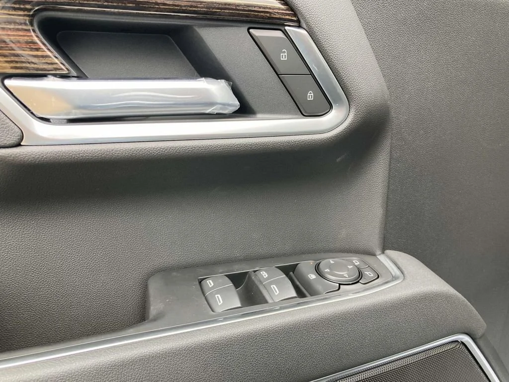 New 2026 Onyx Black GMC SLE image 15