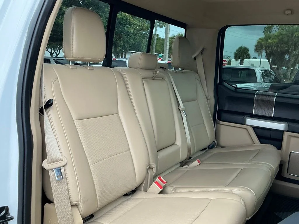 Used 2019 White Ford Lariat image 28