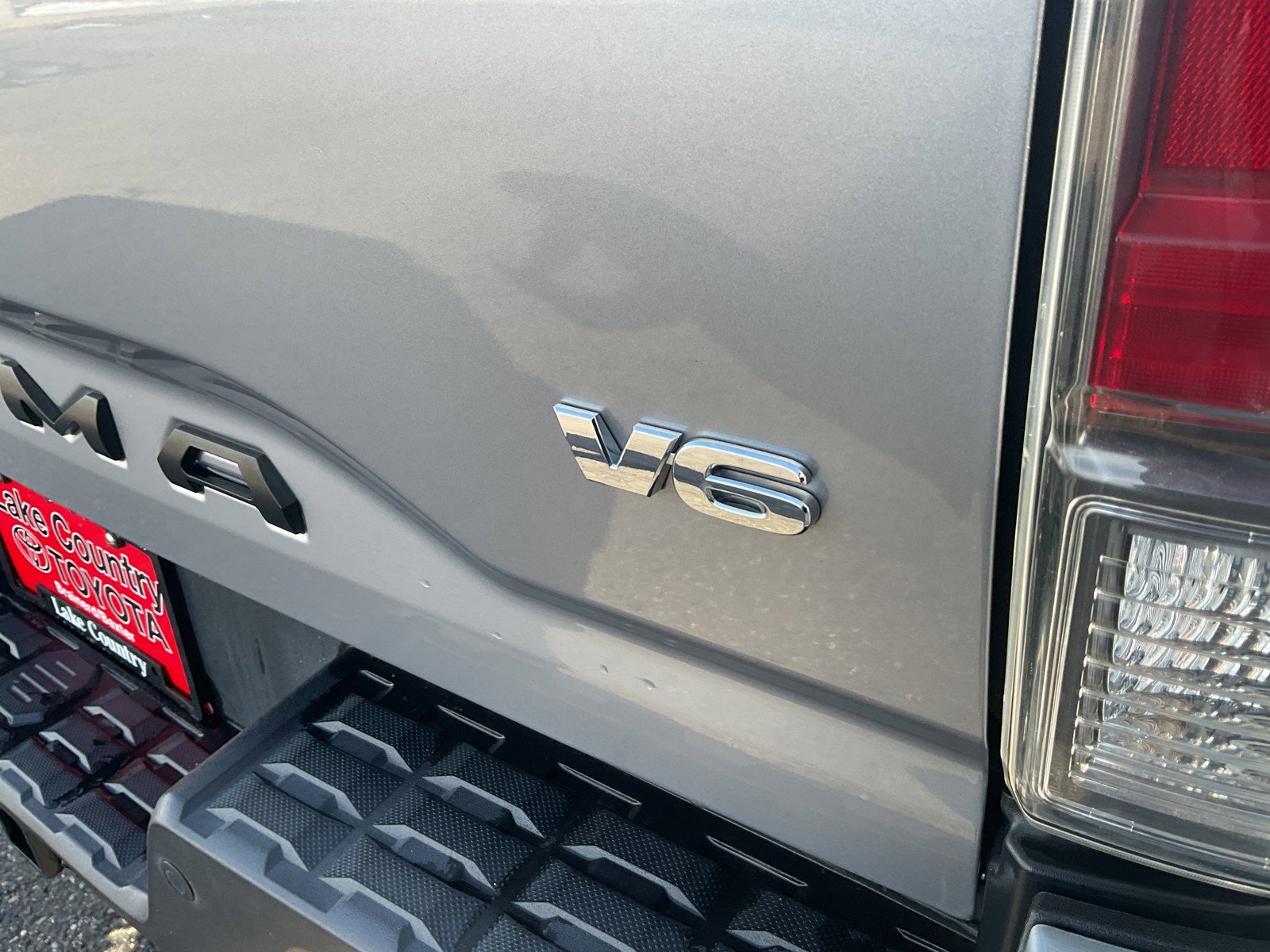 2020 Toyota Tacoma TRD Sport - Photo 10