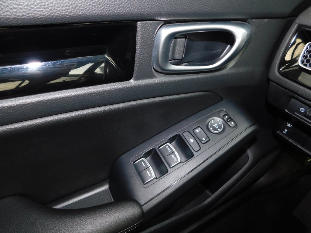Used 2024 White Honda EX-L image 27