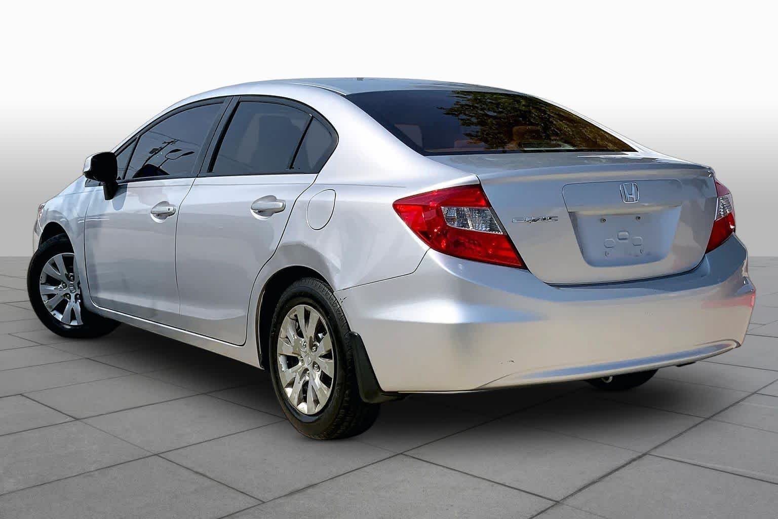 Used 2012 Alabaster Silver Metallic Honda LX image 11