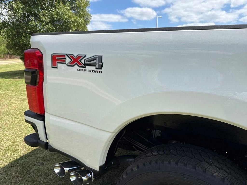 New 2026 Star White Metallic Tri-Coat Ford F-250® Platinum® image 51