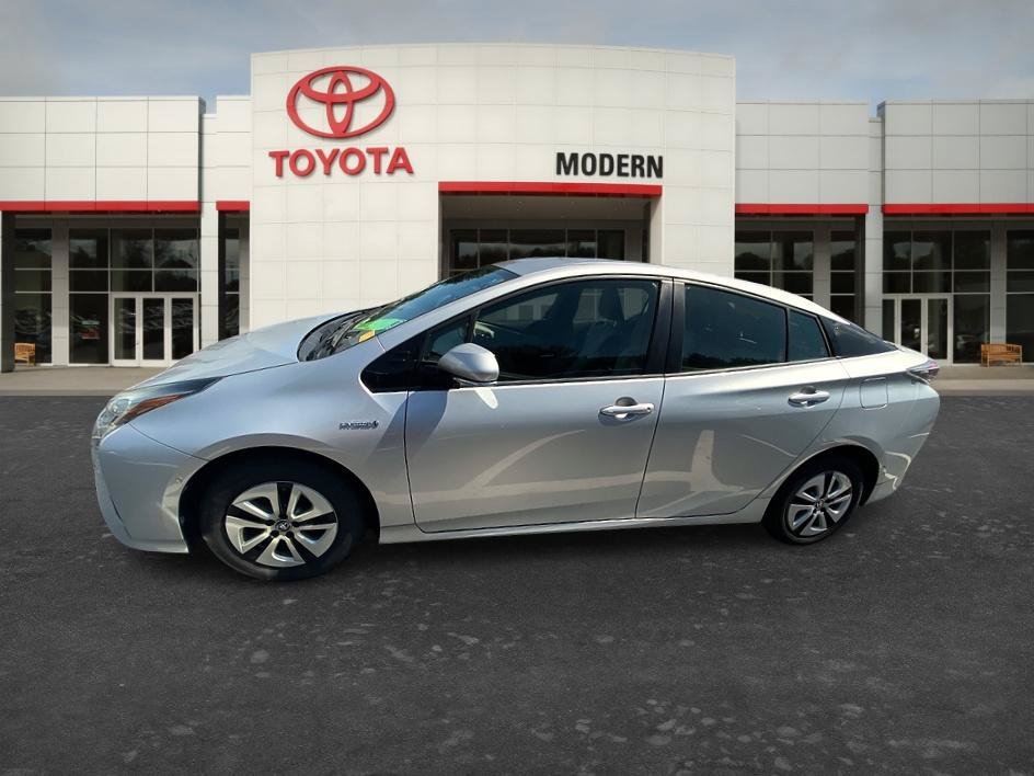Used 2018 Classic Silver Metallic Toyota Two image 6
