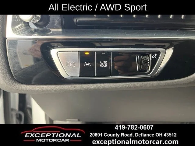 Used 2024 White Cadillac Sport image 35