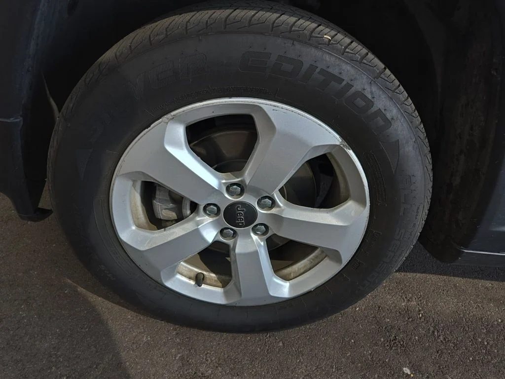 Used 2018 Jeep Compass Latitude with VIN 3C4NJCBBXJT233620 for sale in Kansas City