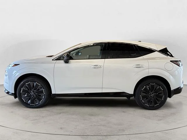 New 2026 White Nissan Platinum image 2