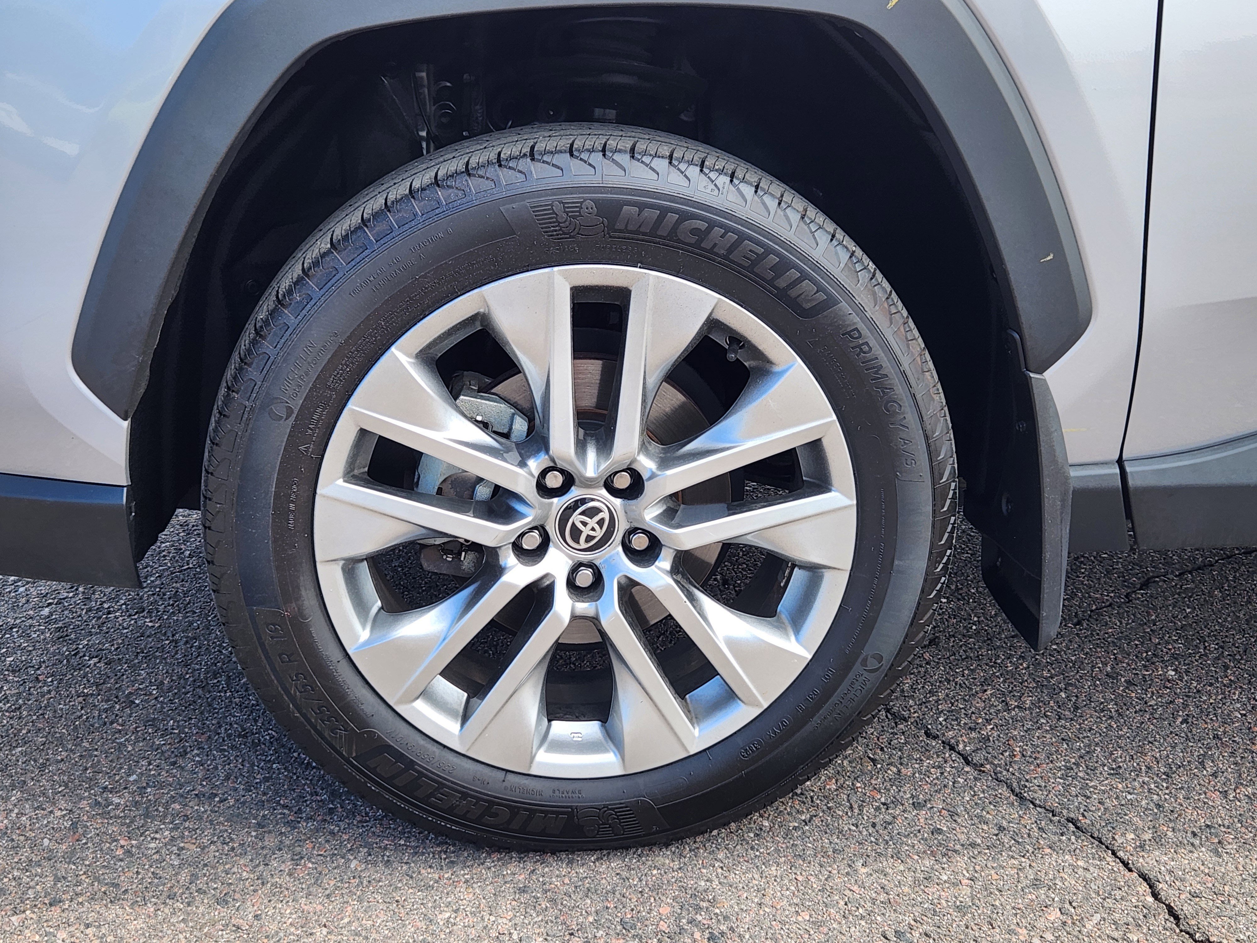 Used 2024 Silver Toyota XLE Premium image 9