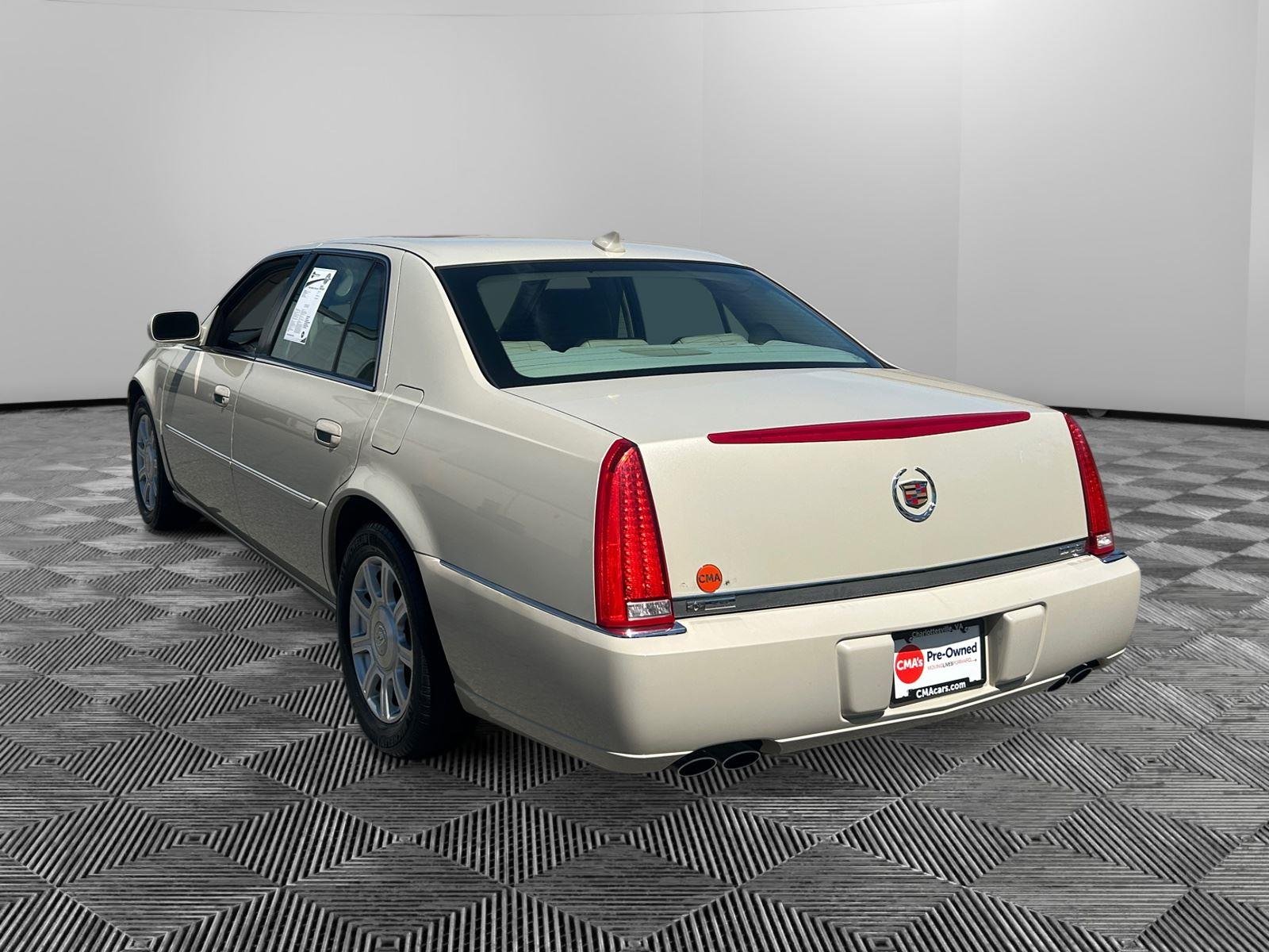 Used 2010 Vanilla Latte Cadillac w/1SA image 3