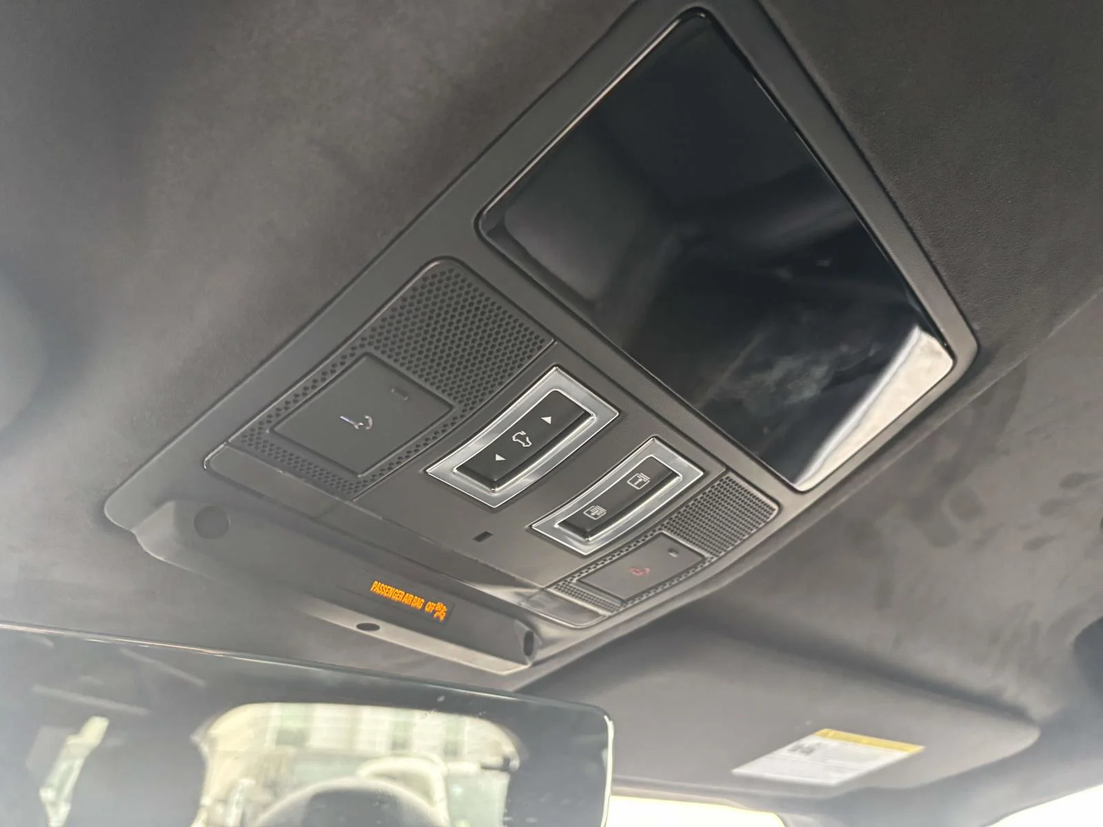 Used 2025 Gray Land Rover V8 image 35