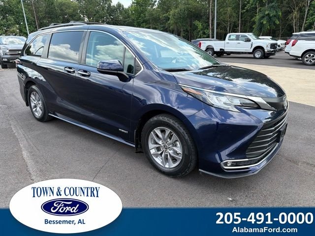 2021 Toyota Sienna XLE