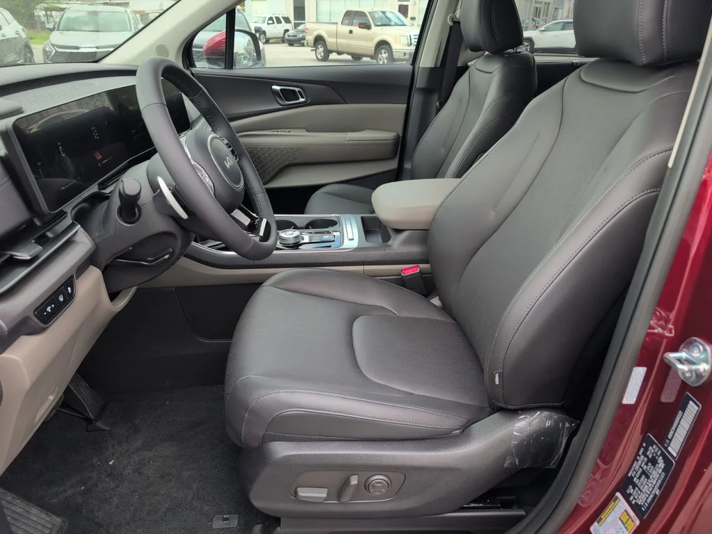 2025 Kia Carnival EX - Photo 10