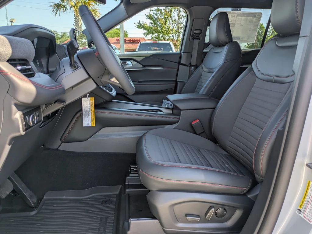New 2026 Space White Metallic Ford ST-Line image 21