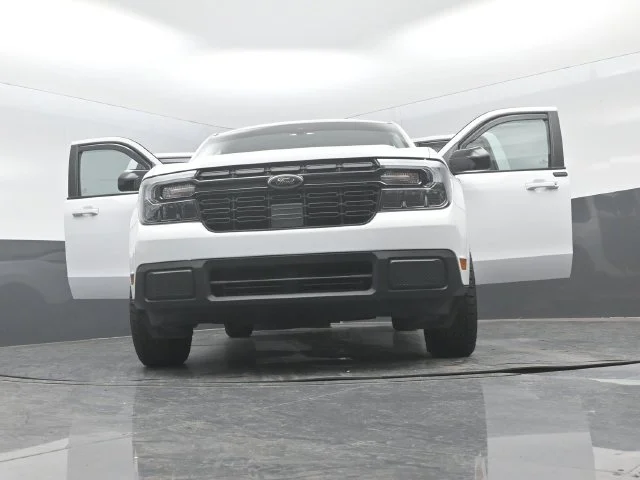 Certified Used 2024 Oxford White Ford Lariat image 34