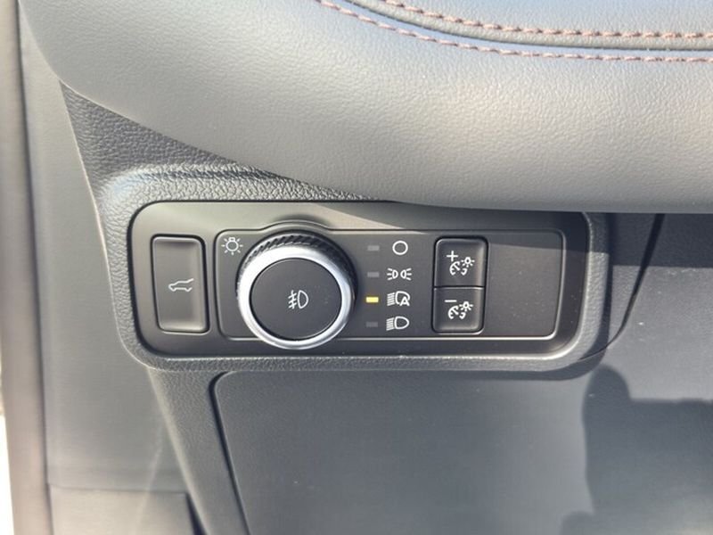 New 2026 Star White Metallic Tri-Coat Ford Active image 28