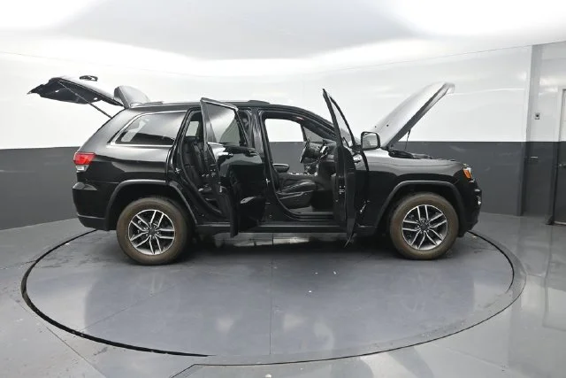 Used 2021 Black Jeep Limited image 37
