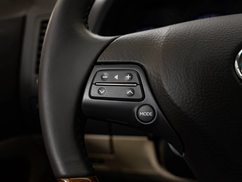 Used 2011 Starfire Pearl Lexus 350 image 26