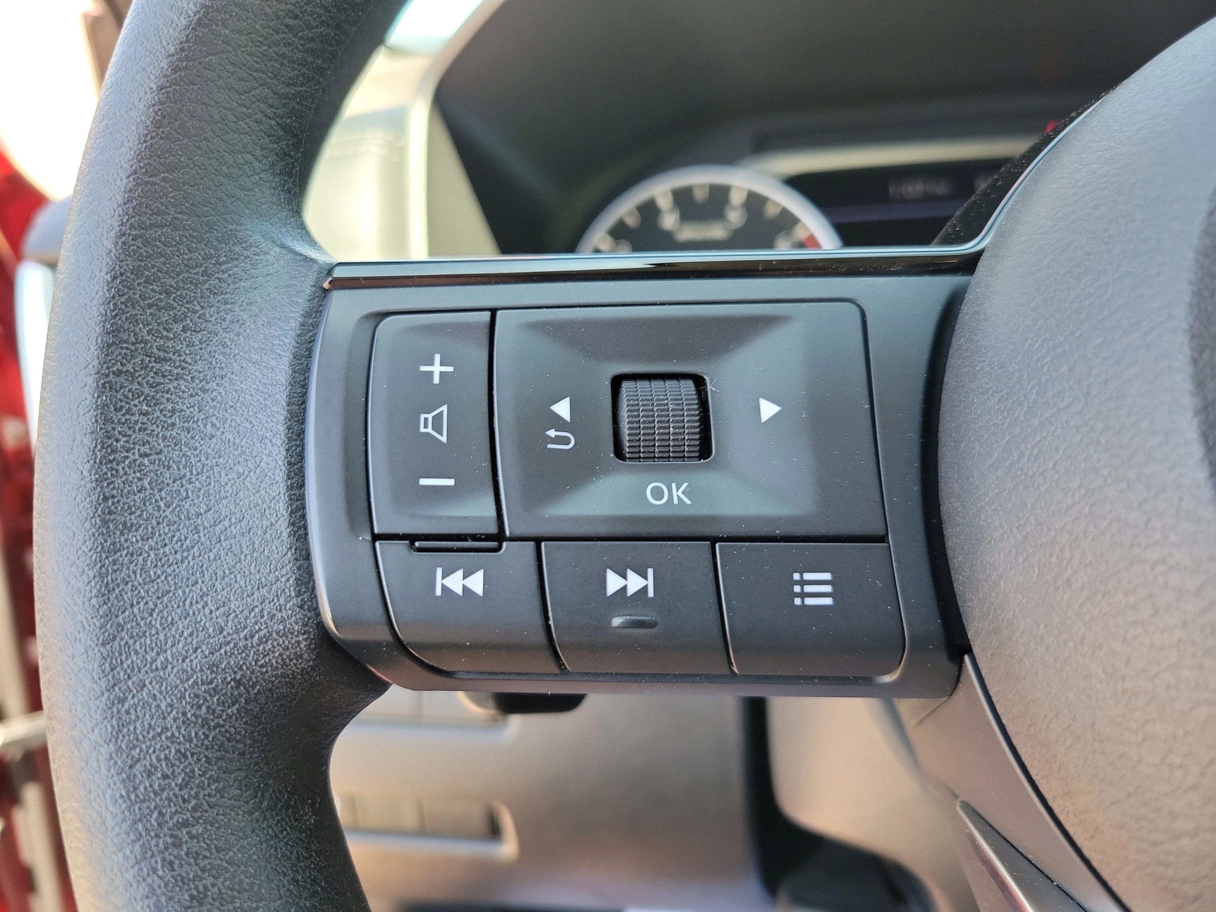 Used 2023 Scarlet Ember Tintcoat Nissan SV image 16