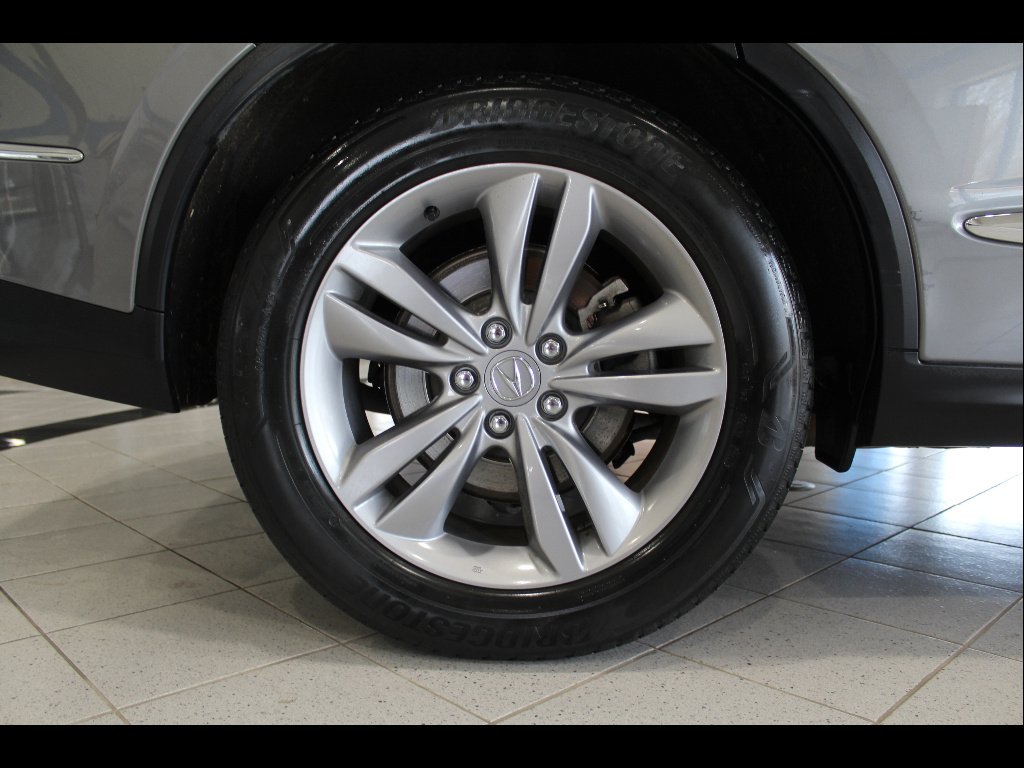 Used 2023 Liquid Carbon Metallic Acura SH-AWD image 10