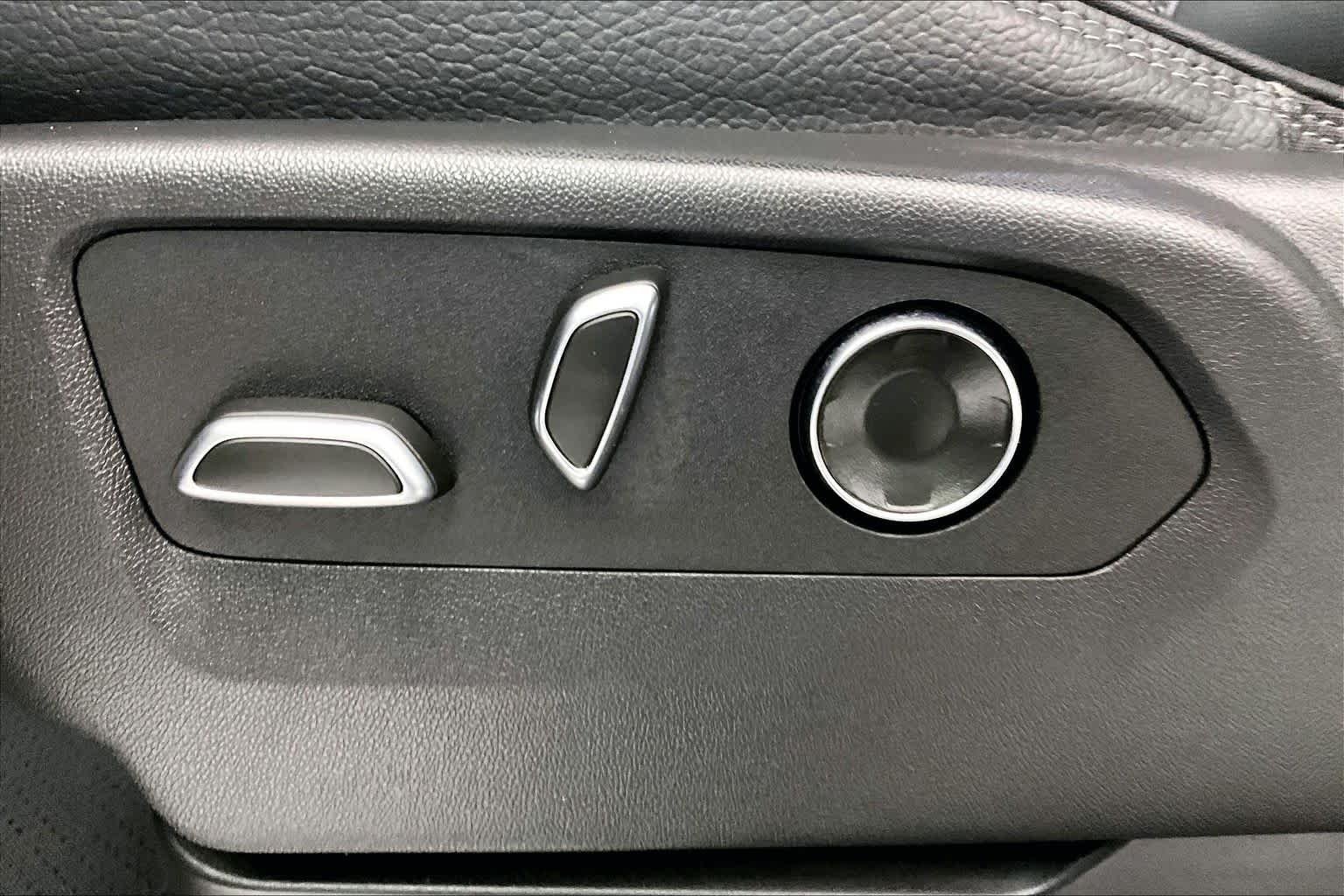 Certified Used 2025 Onyx Black GMC Denali image 32