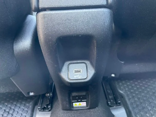 Used 2018 Blue Jeep Latitude image 36