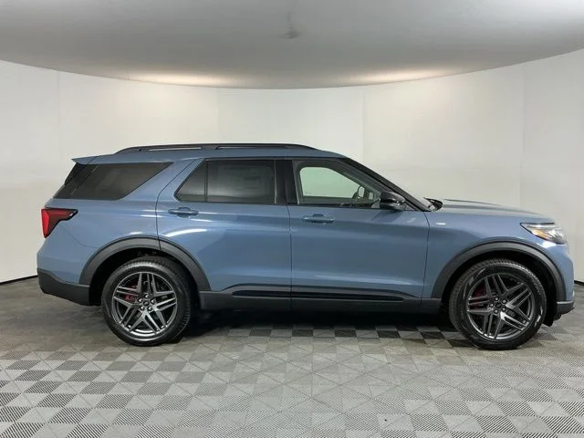 New 2026 Vapor Blue Metallic Ford ST-Line image 4