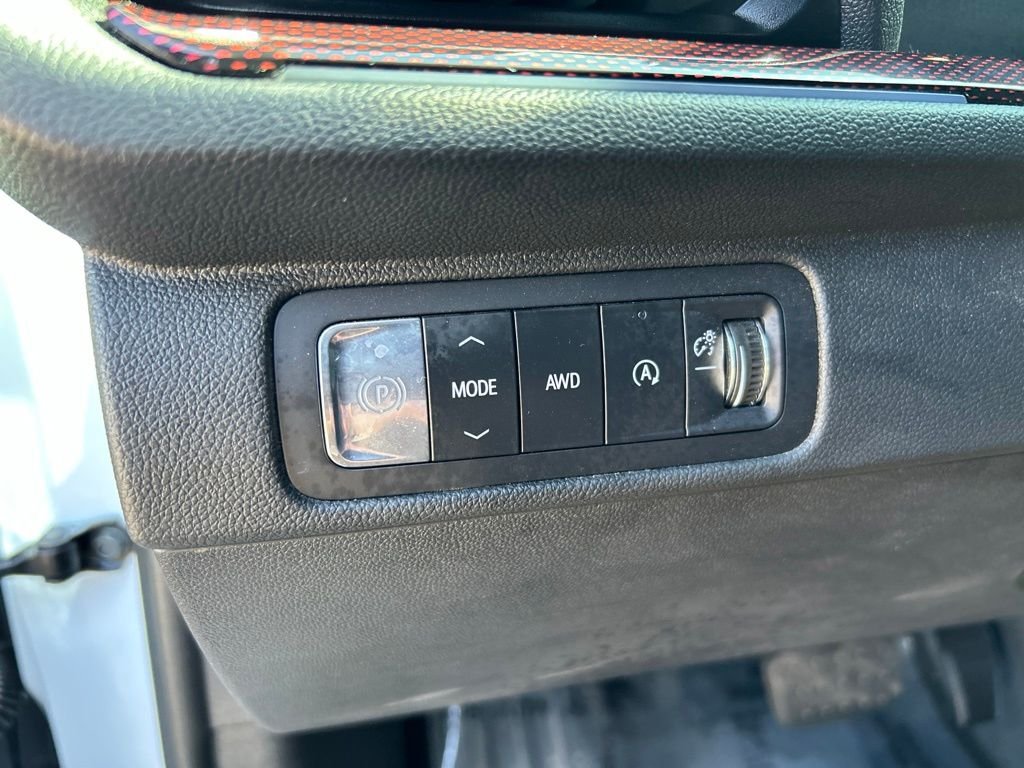 Used 2026 Polar White Chevrolet Z71 image 21