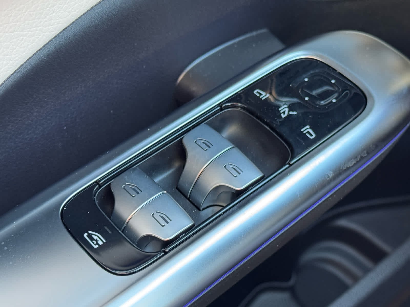 2026 Mercedes-Benz C-Class Sedan C 300 - Photo 30
