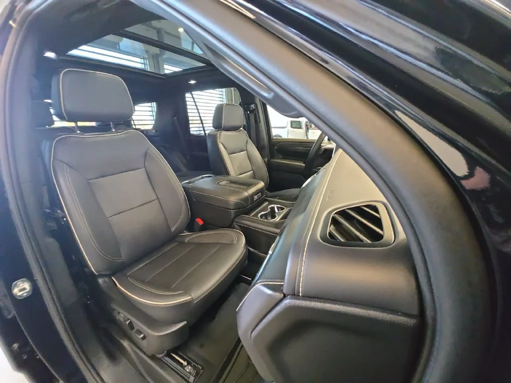 Certified Used 2023 Midnight Blue Metallic GMC SLT image 36