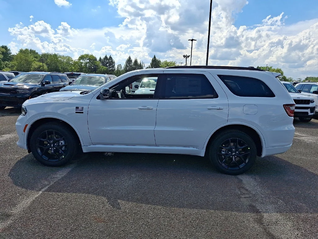 New 2026 White Knuckle Clear-Coat Exterior Paint Dodge GT Plus America 250 Edition image 5
