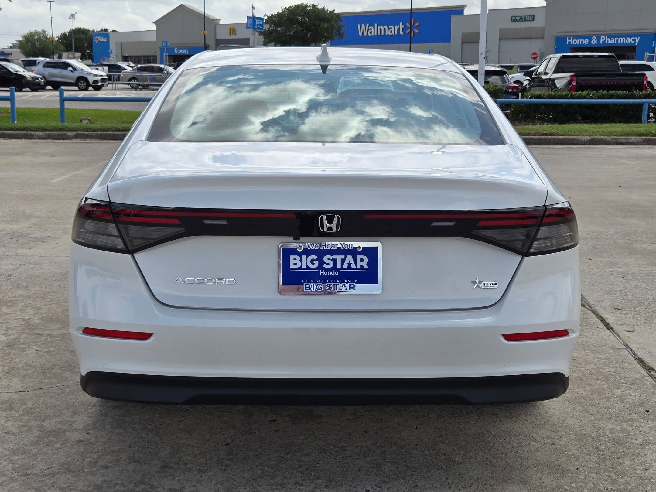 New 2026 Platinum White Pearl Honda LX image 5