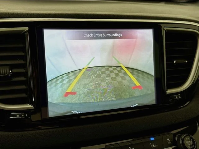 Used 2025 White Chrysler Select image 14