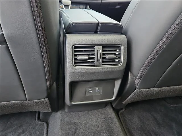 Used 2025 Gun Metallic Nissan Platinum Front-Wheel Drive image 9