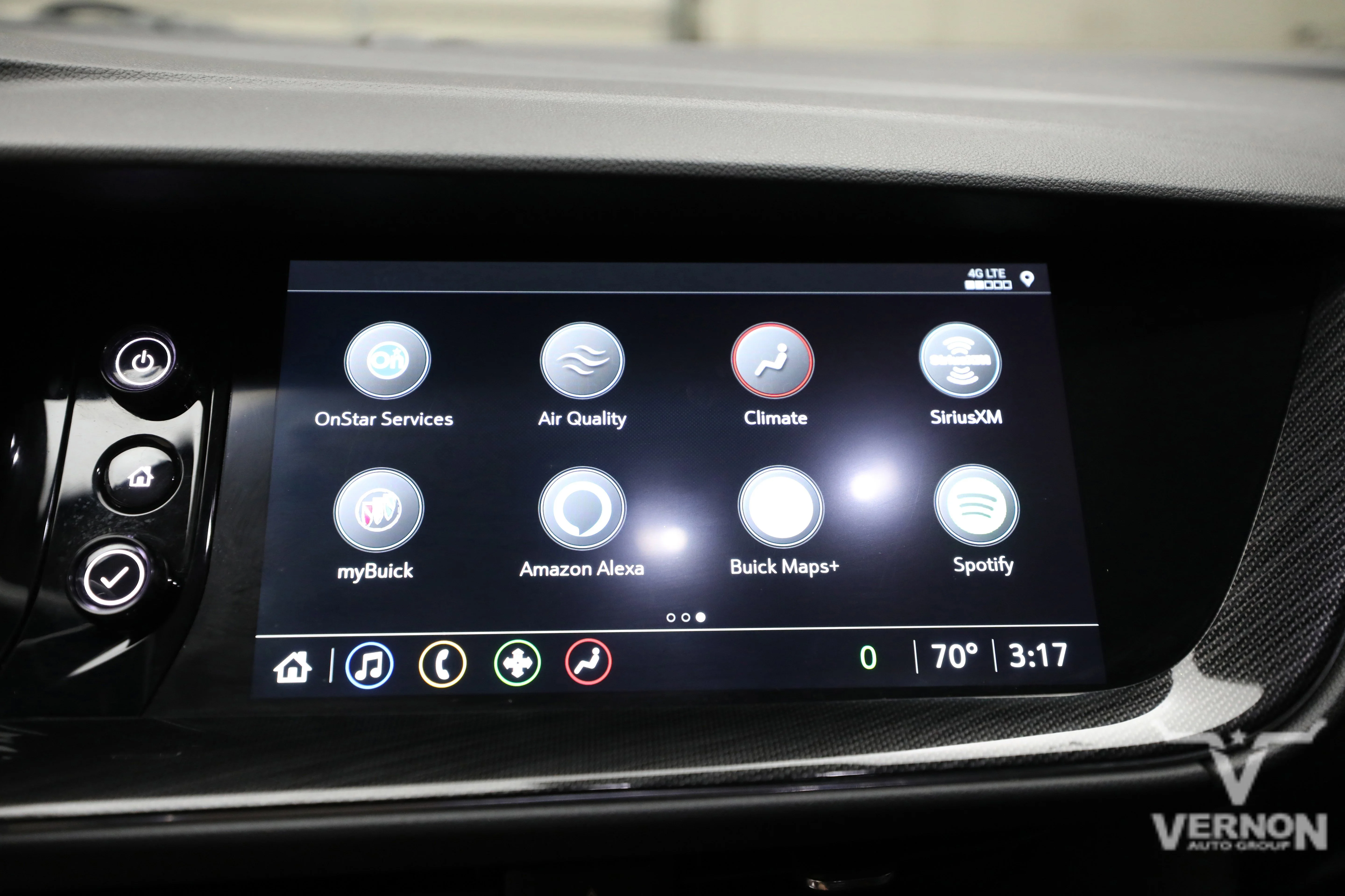 Pre-Owned 2022 Buick Envision Essence
