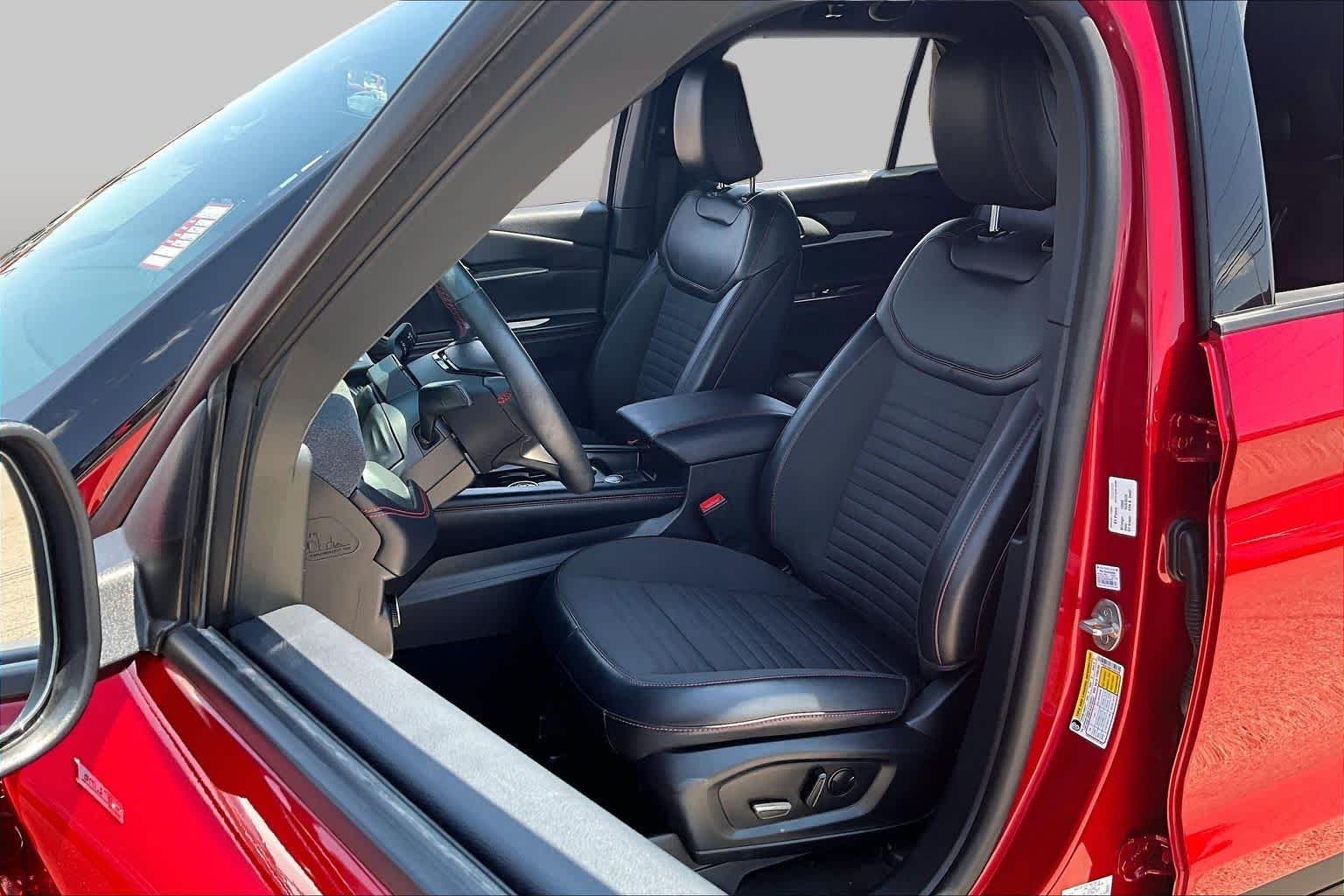 Used 2026 Rapid Red Metallic Tinted Clearcoat Ford ST-Line image 8