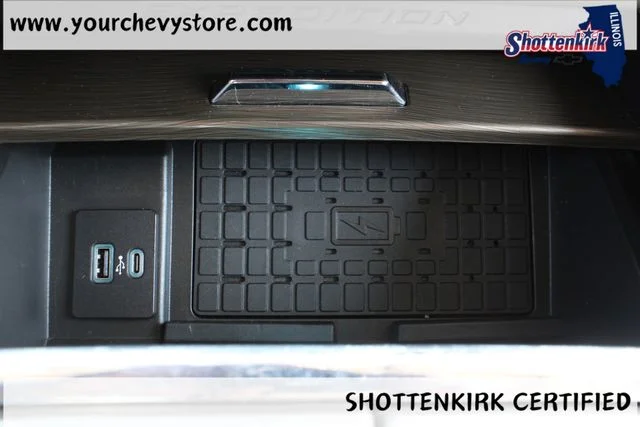 Used 2022 White Ford Limited image 37