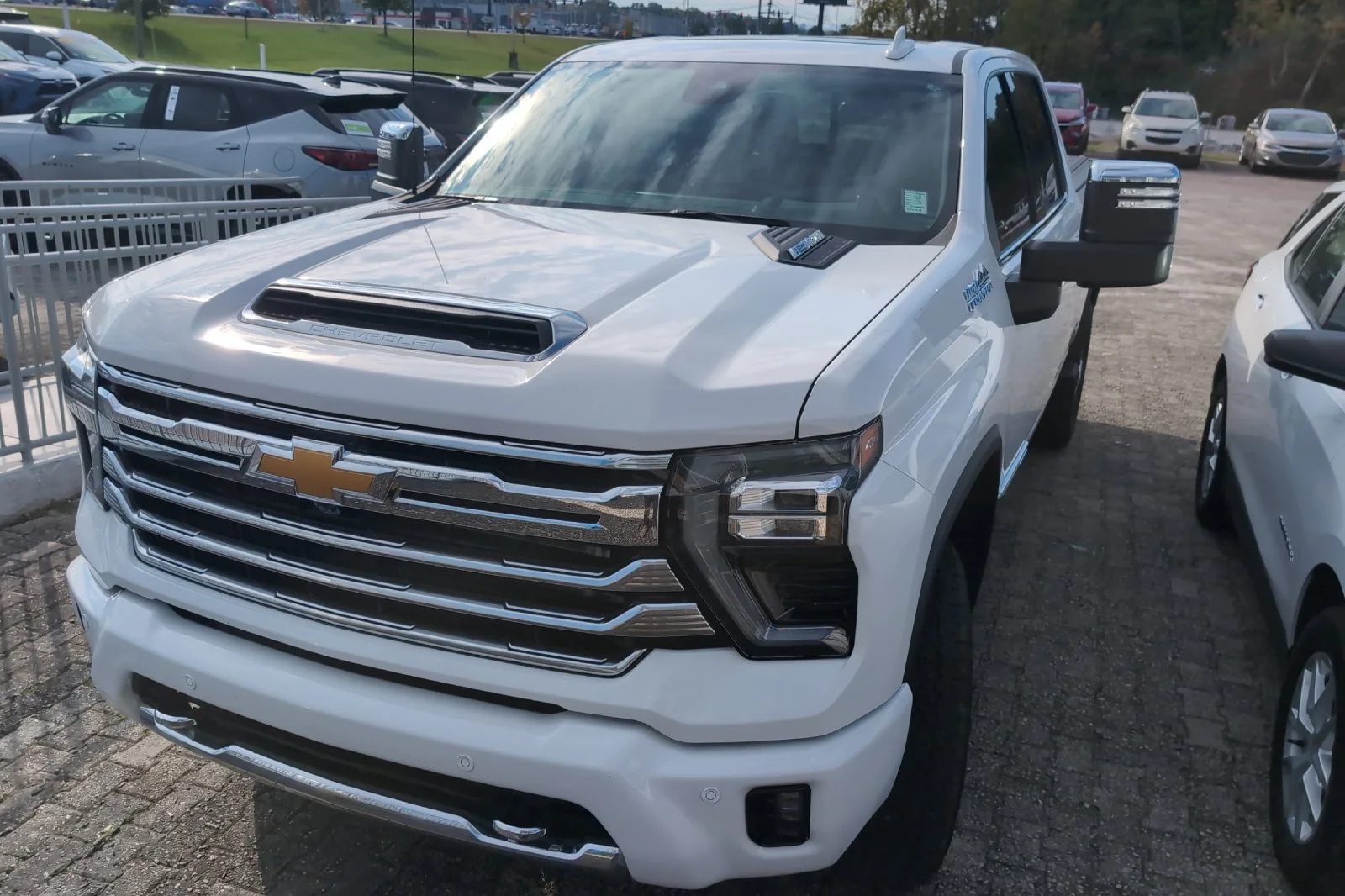 Used 2024 Summit White Chevrolet High Country image 13