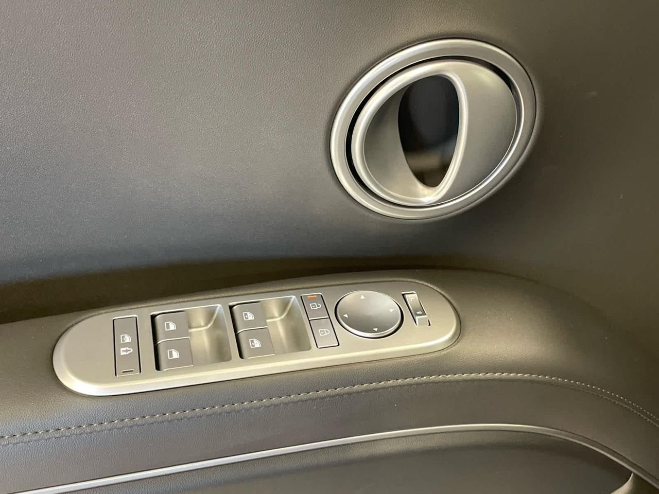 New 2026 Ecotronic Gray Pearl Hyundai SEL FWD image 28