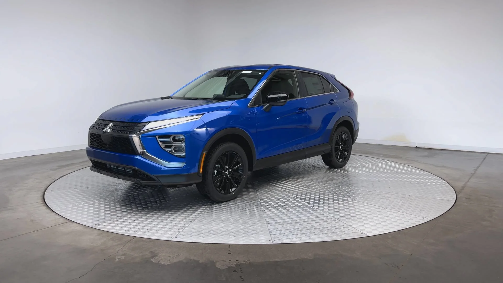 New 2026 Lightning Blue Metallic Mitsubishi LE 1.5T S-AWC image 4