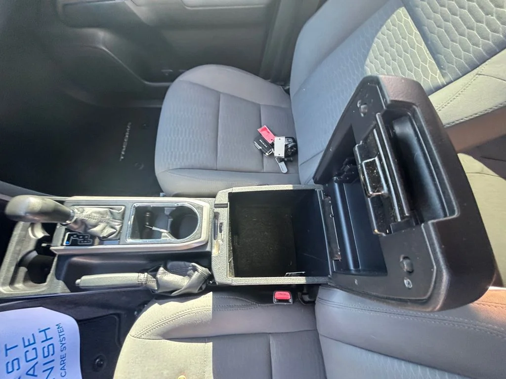 Used 2019 Gray Toyota SR5 image 12