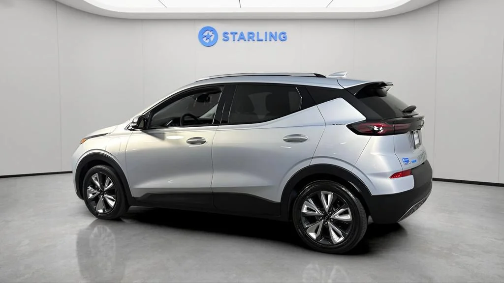 Used 2023 Silver Flare Metallic Chevrolet LT image 4