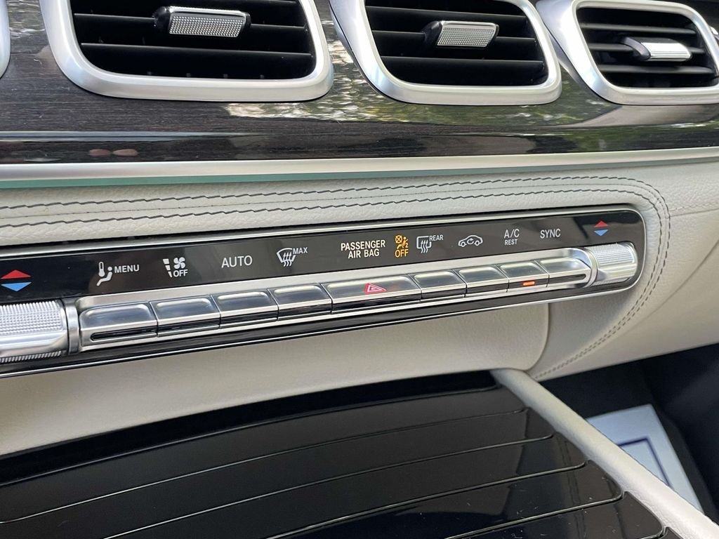 Used 2020 White Mercedes-Benz GLE 580 image 31