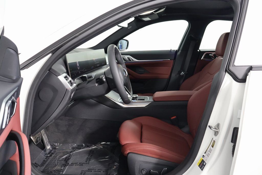New 2026 Alpine White BMW xDrive40 image 5