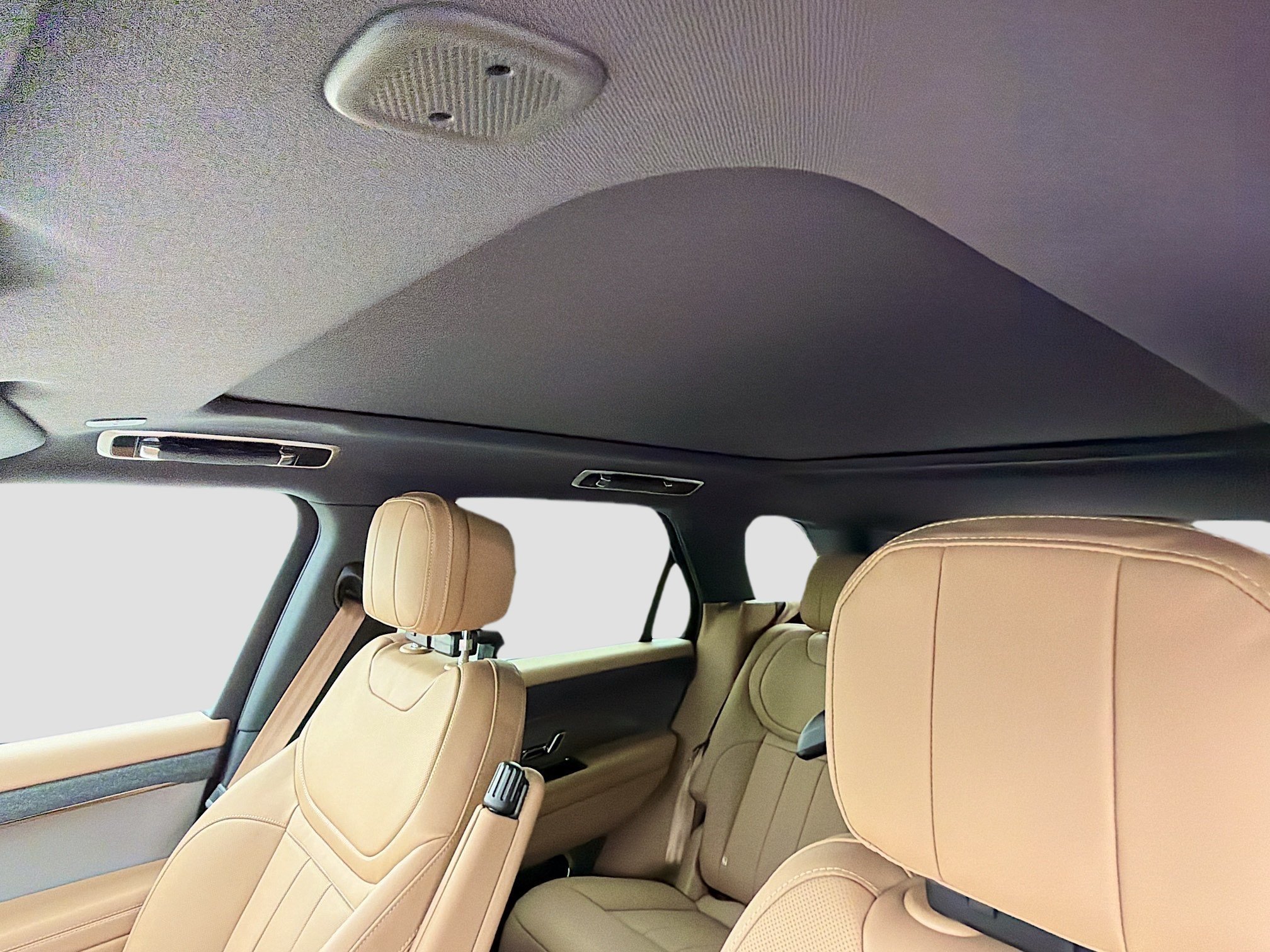 New 2026 Fuji White Land Rover SE image 27
