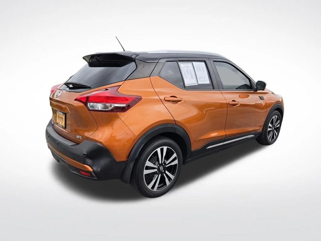 Used 2020 Orange Nissan SR image 3