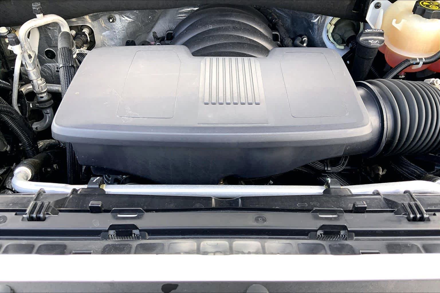 Used 2022 Summit White Chevrolet LTZ image 33