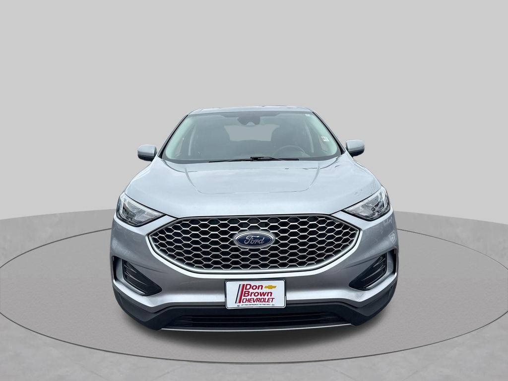 Used 2024 Silver Ford SEL image 31
