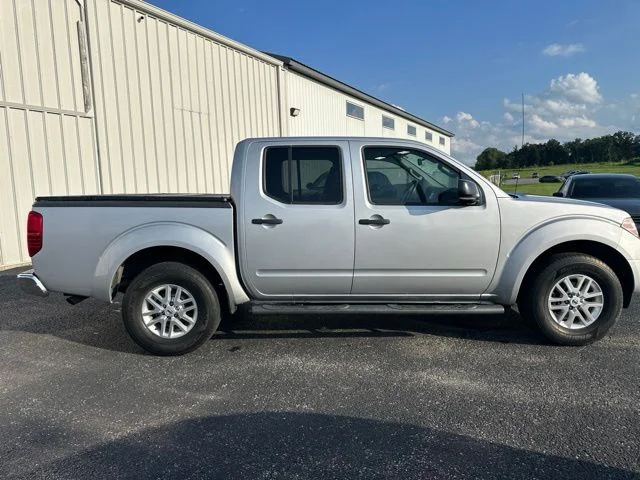 Used 2016 Silver Nissan SV image 7