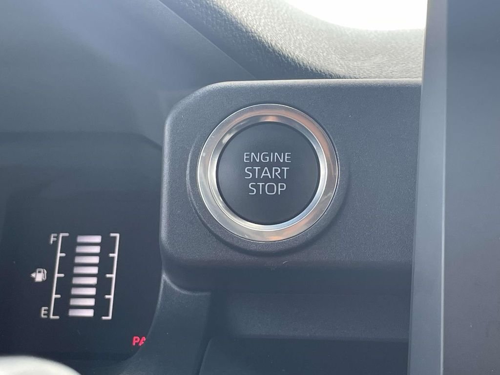 Used 2025 Cutting Edge Toyota SR5 image 18