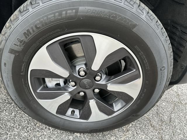 Certified Used 2025 Gray Jeep 4xe image 21